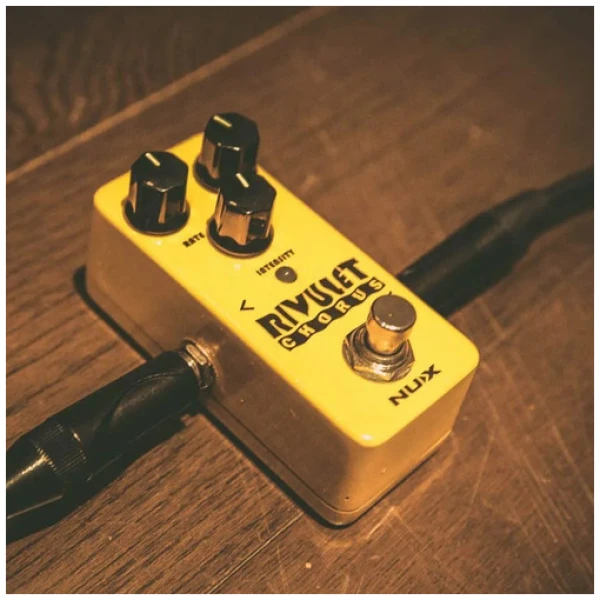 Pedal Nux  Chorus  Nch2  Rivulet Mini Core